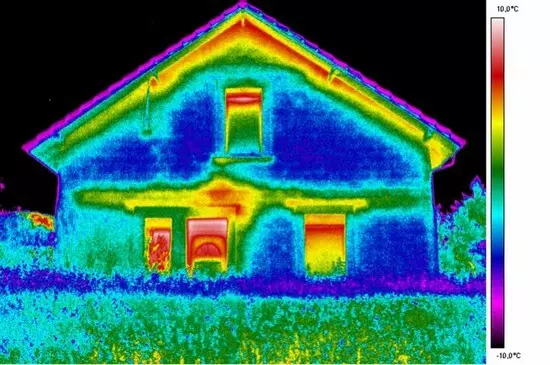 DRONE DELATTRE EXPERTISE - Thermographie infrarouge thermique d'un bâtiment pour déperdition de chaleur